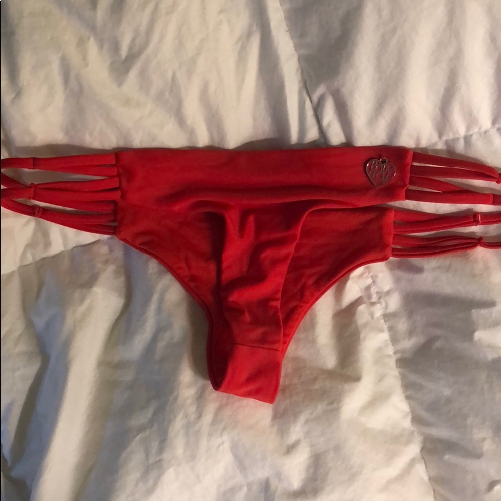 Bikini bottoms, cheeky